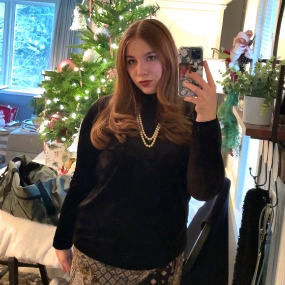 Meet Your Posher, Isabelle - Picture 4 of 4